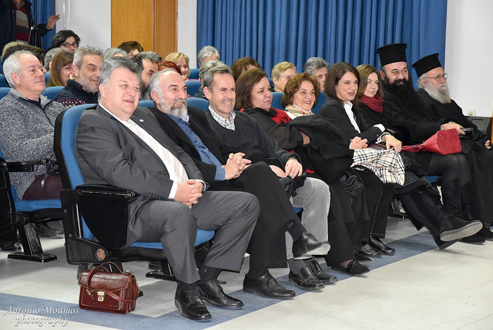 Στην πρώτη, μετά τις διακοπές των Χριστουγέννων και του νέου έτους διάλεξη - ομιλία της Σχολής Γονέων – Ανοιχτού Πανεπιστημίου Κατερίνης στο γνωστό χώρο του Πνευματικού Κέντρου Κατερίνης, τη Δευτέρα 20 Ιανουαρίου 2020 καλεσμένος ομιλητής ήταν ο Πρωτοπρεσβύτερος Χαράλαμπος Παπαδόπουλος (Λίβυος) της Ενορίας Αγίας Ειρήνης Πύργου Μονοφατσίου Ηρακλείου Κρήτης, που ανέπτυξε το πολύ ενδιαφέρον θέμα: «Ο πόνος είναι μέρος της εξέλιξής μας».