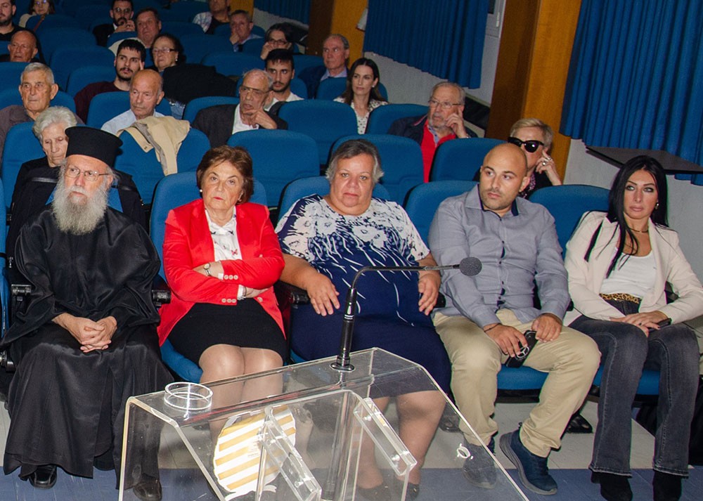 Με τον Σεβασμιώτατο Μητροπολίτη Πειραιώς π. Σεραφείμ ξεκίνησε το φετινό ταξίδι της για 36η χρονιά η Σχολή Γονέων – Ανοικτό Πανεπιστήμιο Κατερίνης την Δευτέρα 14 Οκτωβρίου 2024 στο Συνεδριακό Κέντρο Κατερίνης. Το θέμα της εκδήλωσης ήταν: «Το απόλυτο υπαρξιακόν ερώτημα: Υπάρχει Θεός; Ποιος είναι;» Η εκδήλωση έγινε σε Συνδιοργάνωση με την Ι.Μ. Κίτρους Κατερίνης & Πλαταμώνος. 