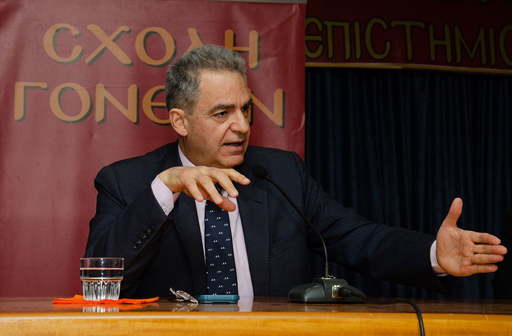 Συναρπαστική η χθεσινή εκδήλωση την 24-2-2025 του Ανοικτού Πανεπιστημίου Κατερίνης με επίσημους ομιλητές και καλεσμένους τον Καθηγητή Διεθνούς Δικαίου και βουλευτή της Ν.Δ. κ. Άγγελο Συρίγο και τον Καθηγητή Διεθνών Σχέσεων & Διευθυντή του Ινστιτούτου Διεθνών Υποθέσεων κ. Κωνσταντίνου Φίλη. Η Εκδήλωση έγινε σε Συνδιοργάνωση με την Ένωση Ποντίων Πιερίας. Άγγελος Συρίγος: •	Συνορεύουμε με μια χώρα που η ιδεολογία της είναι ότι αποτελεί συρρίκνωση της Οθωμανικής αυτοκρατορίας και αναζητά τον ζωτικό της χώρο και να αναβιώσει το Αυτοκρατορικό της παρελθόν. Κωνσταντίνος Φίλης: •	Η Ελλάδα και η Κύπρος αποτελούν τα ακραία όρια Ειρήνης, Ασφάλειας και σταθερότητας σε ένα περιβάλλον ασταθές και διαρκώς μεταβαλλόμενο.