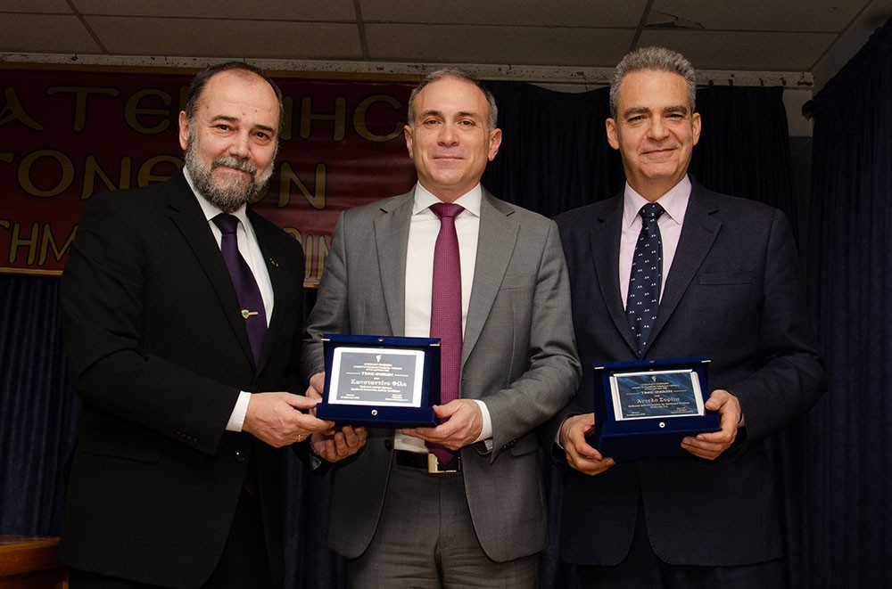 Συναρπαστική η χθεσινή εκδήλωση την 24-2-2025 του Ανοικτού Πανεπιστημίου Κατερίνης με επίσημους ομιλητές και καλεσμένους τον Καθηγητή Διεθνούς Δικαίου και βουλευτή της Ν.Δ. κ. Άγγελο Συρίγο και τον Καθηγητή Διεθνών Σχέσεων & Διευθυντή του Ινστιτούτου Διεθνών Υποθέσεων κ. Κωνσταντίνου Φίλη. Η Εκδήλωση έγινε σε Συνδιοργάνωση με την Ένωση Ποντίων Πιερίας. Άγγελος Συρίγος: •	Συνορεύουμε με μια χώρα που η ιδεολογία της είναι ότι αποτελεί συρρίκνωση της Οθωμανικής αυτοκρατορίας και αναζητά τον ζωτικό της χώρο και να αναβιώσει το Αυτοκρατορικό της παρελθόν. Κωνσταντίνος Φίλης: •	Η Ελλάδα και η Κύπρος αποτελούν τα ακραία όρια Ειρήνης, Ασφάλειας και σταθερότητας σε ένα περιβάλλον ασταθές και διαρκώς μεταβαλλόμενο.