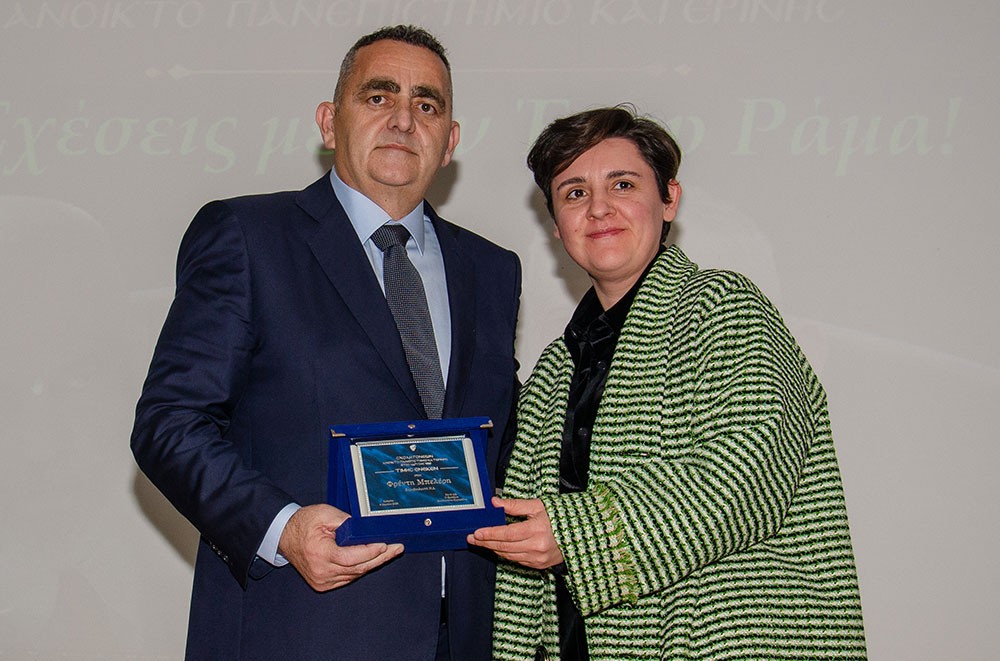 Ο Ευρωβουλευτής Φρέντη Μπελέρης «άνοιξε» την ψυχή του την Κυριακή 9 Μαρτίου 2025 στο Ανοικτό Πανεπιστήμιο Κατερίνης:  Έχω ζήσει την μισή μου ζωή εκτός της Ε.Ε. και την άλλη μισή μου εντός. Πιστέψτε με εντός είναι ασύγκριτα καλύτερα. Ο Έντυ Ράμα είναι υπάλληλος του Ερντογάν. Οι Γερμανοί στέλνουν στην Αλβανία τοξικά απόβλητα. Οι Ιταλοί μετανάστες. Αν δεν επιστραφούν οι περιουσίες των Ελλήνων στην Βόρεια Ήπειρο θα αδειάσει η Εθνική Μειονότητα! Για την ασφάλεια του Ελληνικού κράτους πρέπει να μείνουν οι Βορειοηπειρώτες στην Βόρεια Ήπειρο. Θεωρώ άτιμο και προσβλητικό να μην έχουν δικαίωμα οι πολίτες της Αλβανίας στην περιουσία τους και στο να εκλέγουν όποιον επιθυμούν. Η Δικαιοσύνη στην Αλβανία ελέγχεται πλήρως από το καθεστώς το οποίο είναι μια σύγχρονη και εκμοντερνισμένη δικατατορία. Ο μακαριστός Αρχιεπίσκοπος Τιράνων, κυρός Αναστάσιος του εκμυστηρεύτηκε: «Δυστυχώς δεν μας θέλουν!». Η «Βόρεια Ήπειρος» αποτελεί το πιο ένδοξο κομμάτι της Ιστορίας και δεν δίνεται χάρισμα σε κανέναν. Είναι ΑΔΙΚΟ να παραχωρήσουμε τα ιστορικά μας δικαιώματα!