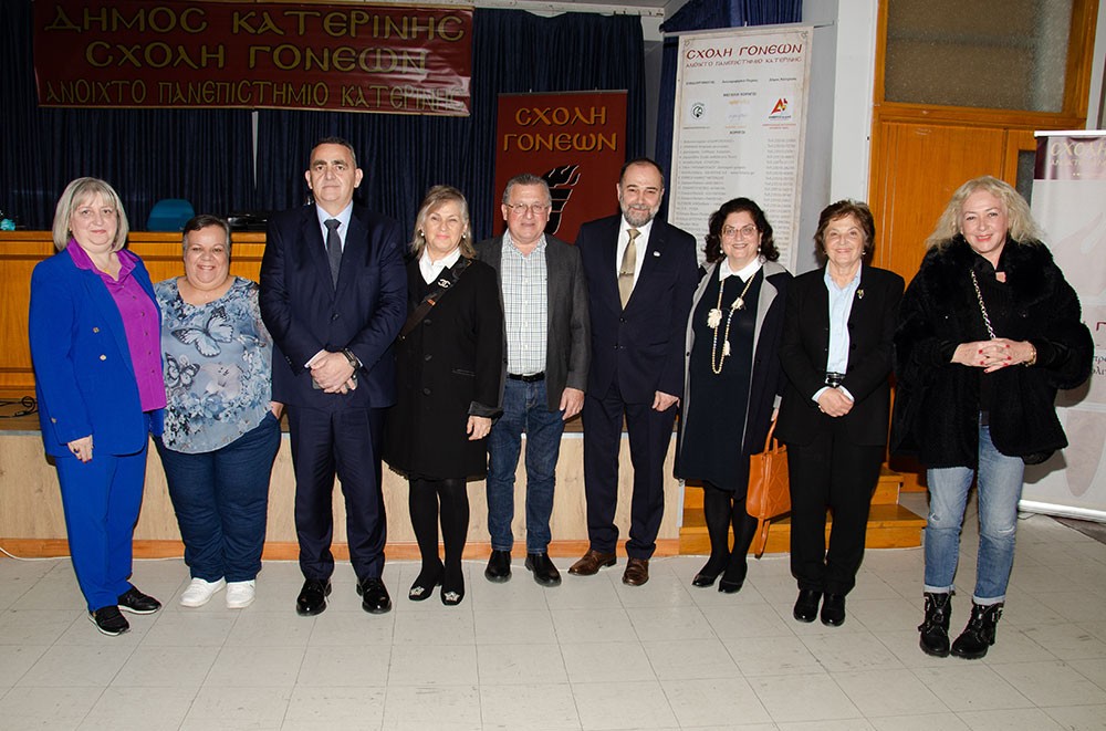 Ο Ευρωβουλευτής Φρέντη Μπελέρης «άνοιξε» την ψυχή του την Κυριακή 9 Μαρτίου 2025 στο Ανοικτό Πανεπιστήμιο Κατερίνης:  Έχω ζήσει την μισή μου ζωή εκτός της Ε.Ε. και την άλλη μισή μου εντός. Πιστέψτε με εντός είναι ασύγκριτα καλύτερα. Ο Έντυ Ράμα είναι υπάλληλος του Ερντογάν. Οι Γερμανοί στέλνουν στην Αλβανία τοξικά απόβλητα. Οι Ιταλοί μετανάστες. Αν δεν επιστραφούν οι περιουσίες των Ελλήνων στην Βόρεια Ήπειρο θα αδειάσει η Εθνική Μειονότητα! Για την ασφάλεια του Ελληνικού κράτους πρέπει να μείνουν οι Βορειοηπειρώτες στην Βόρεια Ήπειρο. Θεωρώ άτιμο και προσβλητικό να μην έχουν δικαίωμα οι πολίτες της Αλβανίας στην περιουσία τους και στο να εκλέγουν όποιον επιθυμούν. Η Δικαιοσύνη στην Αλβανία ελέγχεται πλήρως από το καθεστώς το οποίο είναι μια σύγχρονη και εκμοντερνισμένη δικατατορία. Ο μακαριστός Αρχιεπίσκοπος Τιράνων, κυρός Αναστάσιος του εκμυστηρεύτηκε: «Δυστυχώς δεν μας θέλουν!». Η «Βόρεια Ήπειρος» αποτελεί το πιο ένδοξο κομμάτι της Ιστορίας και δεν δίνεται χάρισμα σε κανέναν. Είναι ΑΔΙΚΟ να παραχωρήσουμε τα ιστορικά μας δικαιώματα!