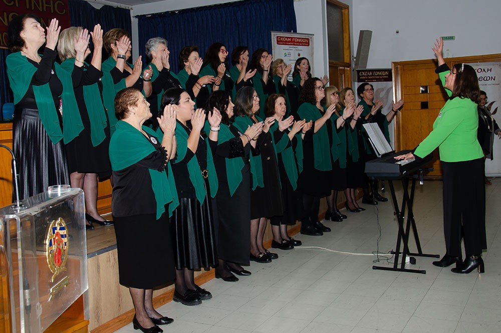 «Γνωριμία» με έναν Άγιο. Τον Άγιο Ιερώνυμο τον Σιμωνοπετρίτη είχαν την χαρά και την Ευλογία να γνωρίσουν οι φίλοι της Σχολής  Γονέων Κατερίνης την Δευτέρα 10-11-2025 μέσα από την ομιλία του ιερομονάχου π. Μύρωνος Σιμωνοπετρίτη ο οποίος με γλαφυρό τρόπο παρουσίασε την βιωτή του Οσίου Ιερώνυμου Σιμωνοπετρίτη, του Μικρασιάτη.