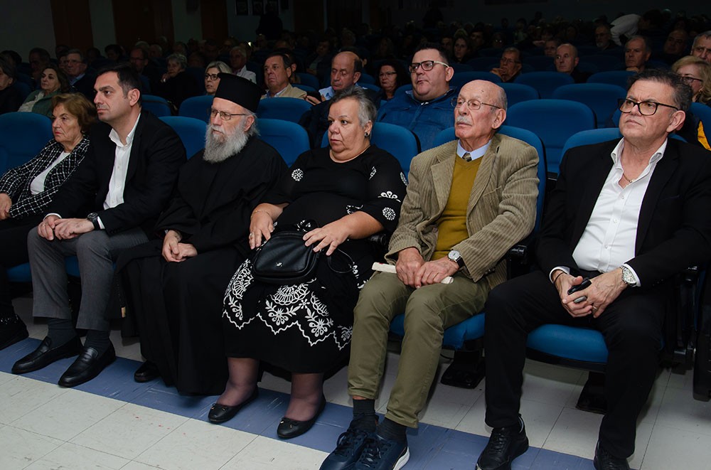 «Γνωριμία» με έναν Άγιο. Τον Άγιο Ιερώνυμο τον Σιμωνοπετρίτη είχαν την χαρά και την Ευλογία να γνωρίσουν οι φίλοι της Σχολής  Γονέων Κατερίνης την Δευτέρα 10-11-2025 μέσα από την ομιλία του ιερομονάχου π. Μύρωνος Σιμωνοπετρίτη ο οποίος με γλαφυρό τρόπο παρουσίασε την βιωτή του Οσίου Ιερώνυμου Σιμωνοπετρίτη, του Μικρασιάτη.