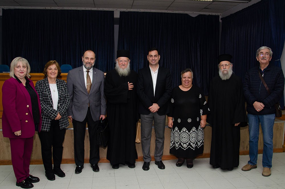 «Γνωριμία» με έναν Άγιο. Τον Άγιο Ιερώνυμο τον Σιμωνοπετρίτη είχαν την χαρά και την Ευλογία να γνωρίσουν οι φίλοι της Σχολής  Γονέων Κατερίνης την Δευτέρα 10-11-2025 μέσα από την ομιλία του ιερομονάχου π. Μύρωνος Σιμωνοπετρίτη ο οποίος με γλαφυρό τρόπο παρουσίασε την βιωτή του Οσίου Ιερώνυμου Σιμωνοπετρίτη, του Μικρασιάτη.