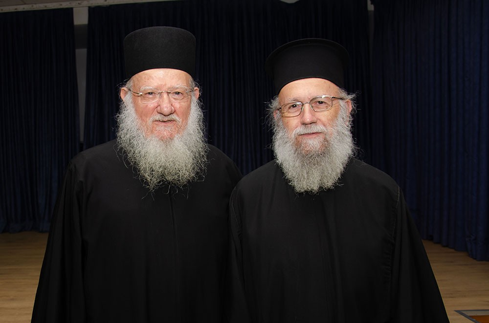 «Γνωριμία» με έναν Άγιο. Τον Άγιο Ιερώνυμο τον Σιμωνοπετρίτη είχαν την χαρά και την Ευλογία να γνωρίσουν οι φίλοι της Σχολής  Γονέων Κατερίνης την Δευτέρα 10-11-2025 μέσα από την ομιλία του ιερομονάχου π. Μύρωνος Σιμωνοπετρίτη ο οποίος με γλαφυρό τρόπο παρουσίασε την βιωτή του Οσίου Ιερώνυμου Σιμωνοπετρίτη, του Μικρασιάτη.