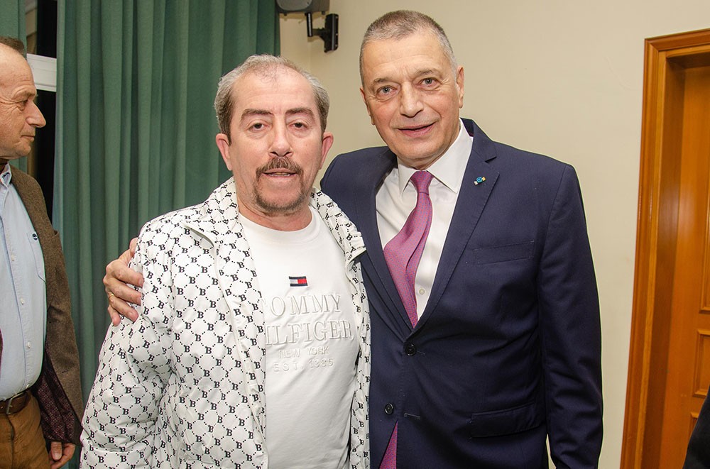 «H Οικουμενική Ακτινοβολία του Αγίου Όρους» ήταν το θέμα της εισήγησης του Πολιτικού Διοικητού του Αγίου Όρους, Επίτιμου Α.Γ.Ε.Σ. και πρώην Υπουργού Εθνικής Άμυνας κ. Αλκιβιάδη Στεφανή την Δευτέρα 2 Φεβρουαρίου 2026 στην Σχολή Γονέων – Ανοικτό Πανεπιστήμιο Κατερίνης. Η εκδήλωση έγινε σε Συνδιοργάνωση με το Κοινωφελές Ίδρυμα Αθανασίου & Μαρίνας Μαρτίνου.