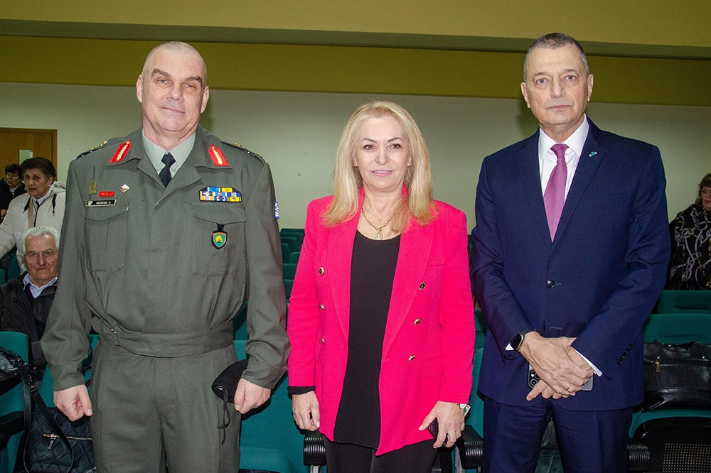 «H Οικουμενική Ακτινοβολία του Αγίου Όρους» ήταν το θέμα της εισήγησης του Πολιτικού Διοικητού του Αγίου Όρους, Επίτιμου Α.Γ.Ε.Σ. και πρώην Υπουργού Εθνικής Άμυνας κ. Αλκιβιάδη Στεφανή την Δευτέρα 2 Φεβρουαρίου 2026 στην Σχολή Γονέων – Ανοικτό Πανεπιστήμιο Κατερίνης. Η εκδήλωση έγινε σε Συνδιοργάνωση με το Κοινωφελές Ίδρυμα Αθανασίου & Μαρίνας Μαρτίνου.