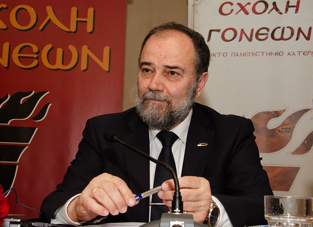 «Η διδασκαλία του μαθήματος των θρησκευτικών στην Ευρώπη» ήταν η εισήγηση του Δρ. Νομικής, Δρ. Θεολογίας, καθηγητή Εκκλησιαστικού Δικαίου Α.Π.Θ. κ. Δημήτριου Νικολακάκη την Δευτέρα 2 Μαρτίου 2026 στην Σχολή Γονέων – Ανοικτό Πανεπιστήμιο Κατερίνης. Η εκδήλωση πραγματοποιήθηκε σε Συνδιοργάνωση με το Πνευματικό Κέντρο της Ι.Μ. Κατερίνης «Ο Άγιος Φώτιος»