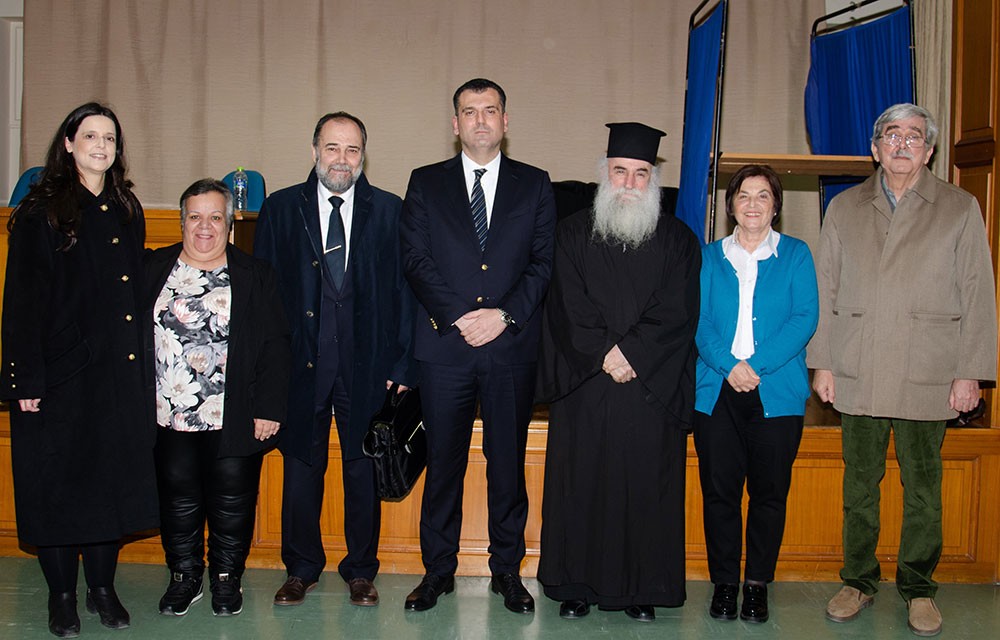 «Η διδασκαλία του μαθήματος των θρησκευτικών στην Ευρώπη» ήταν η εισήγηση του Δρ. Νομικής, Δρ. Θεολογίας, καθηγητή Εκκλησιαστικού Δικαίου Α.Π.Θ. κ. Δημήτριου Νικολακάκη την Δευτέρα 2 Μαρτίου 2026 στην Σχολή Γονέων – Ανοικτό Πανεπιστήμιο Κατερίνης. Η εκδήλωση πραγματοποιήθηκε σε Συνδιοργάνωση με το Πνευματικό Κέντρο της Ι.Μ. Κατερίνης «Ο Άγιος Φώτιος»