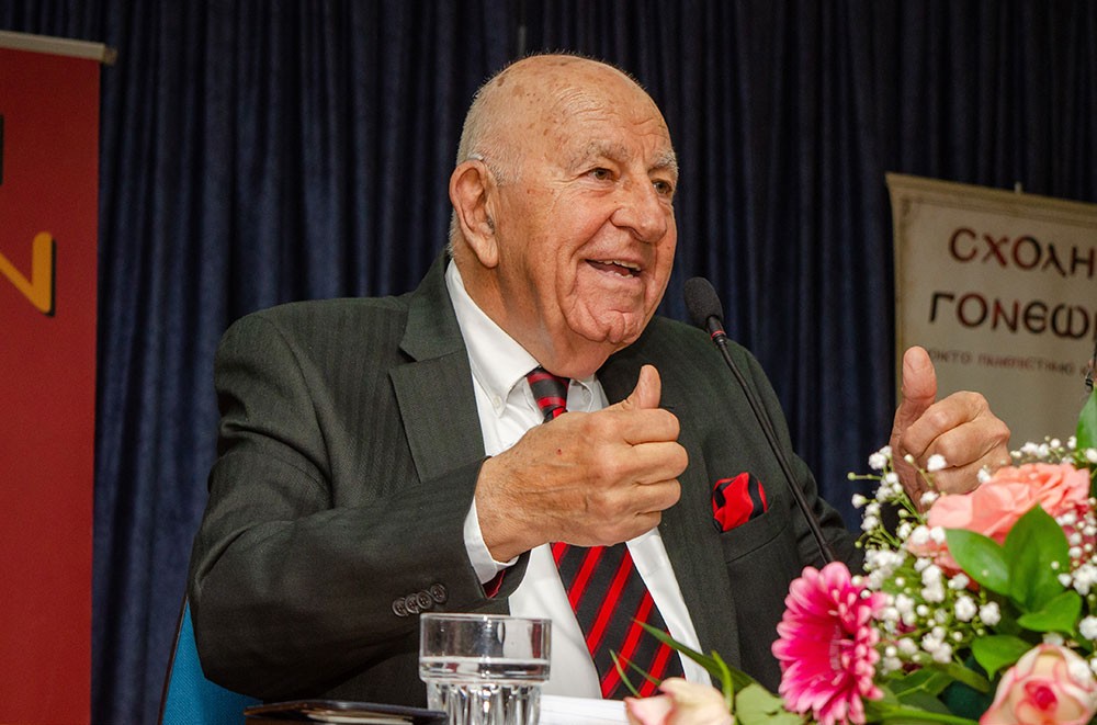 Αυλαία στις εκδηλώσεις της Σχολής Γονέων - Ανοικτό Πανεπιστήμιο Κατερίνης για την Ακαδημαϊκή χρονιά 2025-2026 με μια μοναδική ομιλία του πρώην Γερουσιαστή, πρώην Πρόεδρου της Βουλής του New Hamshire και Πρόεδρο της Ελληνοαμερικανικής Ένωσης Αθήνας κ. Κρίς Σπύρου και θέμα "Η ΜΑΚΕΔΟΝΙΑ ΜΑΣ". H εκδήλωση πραγματοποιήθηκε σε Συνδιοργάνωση με την Δευτεροβάθμια Εκπαίδευση Πιερίας 