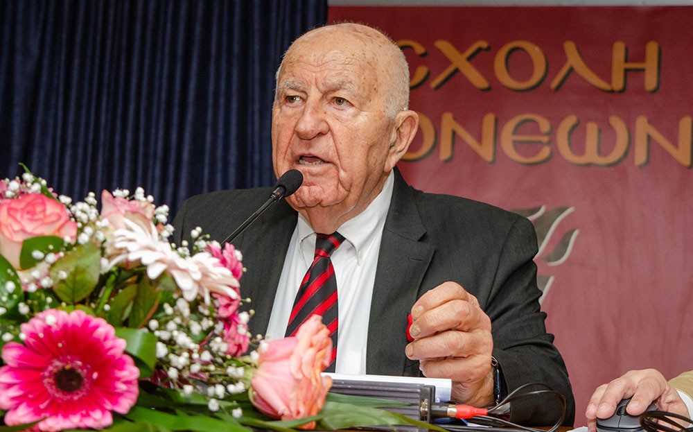 Αυλαία στις εκδηλώσεις της Σχολής Γονέων - Ανοικτό Πανεπιστήμιο Κατερίνης για την Ακαδημαϊκή χρονιά 2025-2026 με μια μοναδική ομιλία του πρώην Γερουσιαστή, πρώην Πρόεδρου της Βουλής του New Hamshire και Πρόεδρο της Ελληνοαμερικανικής Ένωσης Αθήνας κ. Κρίς Σπύρου και θέμα "Η ΜΑΚΕΔΟΝΙΑ ΜΑΣ". H εκδήλωση πραγματοποιήθηκε σε Συνδιοργάνωση με την Δευτεροβάθμια Εκπαίδευση Πιερίας 