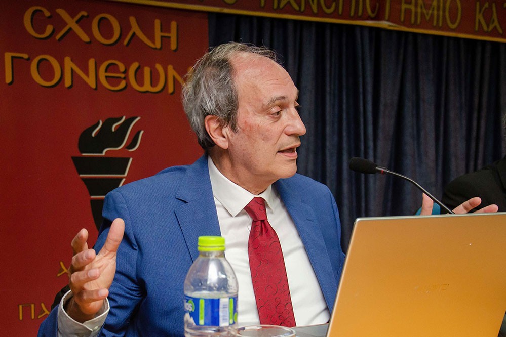 Συγκλόνισαν με τις προσωπικές τους μαρτυρίες για την Κρίση των Ιμίων ο Αντιναύαρχος Π.Ν. ε.α. Σπυρίδων Κονιδάρης και ο Υποναύαρχος Π.Ν. ε.α. Δημήτριος Τσαΐλάς την Δευτέρα 26 Ιανουαρίου 2026 στο αφιέρωμα της Σχολής Γονέων – Ανοικτό Πανεπιστήμιο Κατερίνης με αφορμή τα 30 χρόνια από την κρίση των Ιμίων η οποία κορυφώθηκε τις πρώτες πρωινές ώρες της 31ης Ιανουαρίου 1996, φέρνοντας Ελλάδα και Τουρκία στα πρόθυρα ένοπλης αντιπαράθεσης.  