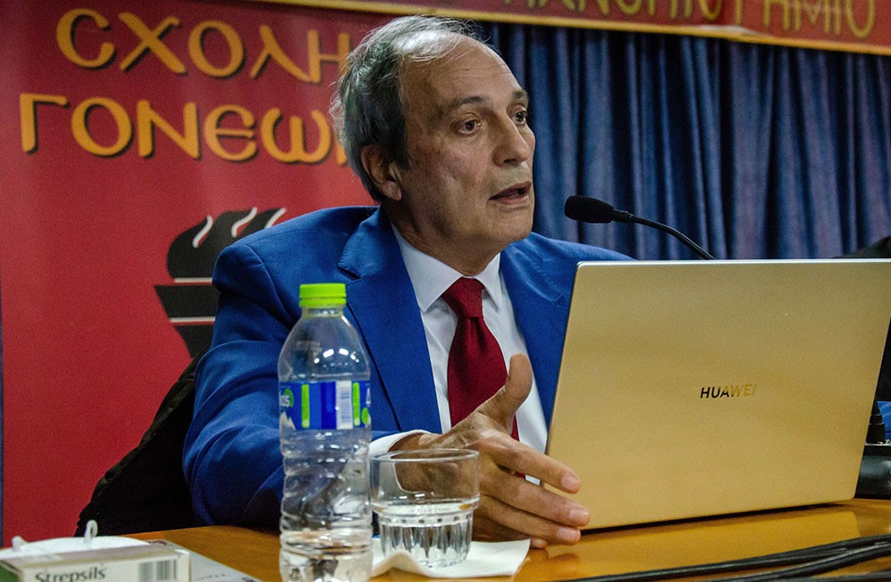 Συγκλόνισαν με τις προσωπικές τους μαρτυρίες για την Κρίση των Ιμίων ο Αντιναύαρχος Π.Ν. ε.α. Σπυρίδων Κονιδάρης και ο Υποναύαρχος Π.Ν. ε.α. Δημήτριος Τσαΐλάς την Δευτέρα 26 Ιανουαρίου 2026 στο αφιέρωμα της Σχολής Γονέων – Ανοικτό Πανεπιστήμιο Κατερίνης με αφορμή τα 30 χρόνια από την κρίση των Ιμίων η οποία κορυφώθηκε τις πρώτες πρωινές ώρες της 31ης Ιανουαρίου 1996, φέρνοντας Ελλάδα και Τουρκία στα πρόθυρα ένοπλης αντιπαράθεσης.  