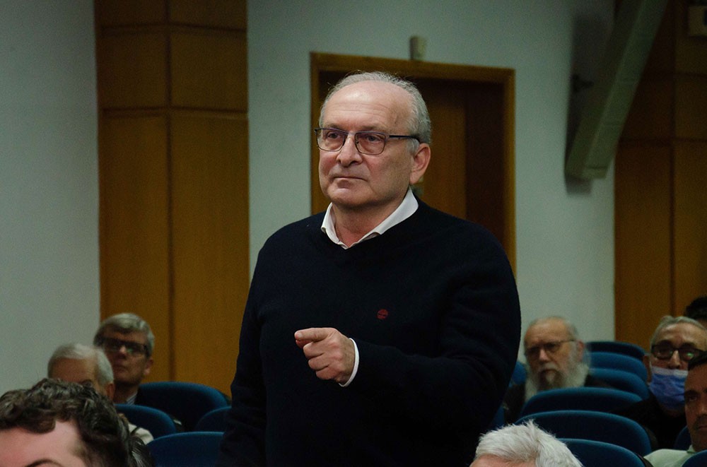 Συγκλόνισαν με τις προσωπικές τους μαρτυρίες για την Κρίση των Ιμίων ο Αντιναύαρχος Π.Ν. ε.α. Σπυρίδων Κονιδάρης και ο Υποναύαρχος Π.Ν. ε.α. Δημήτριος Τσαΐλάς την Δευτέρα 26 Ιανουαρίου 2026 στο αφιέρωμα της Σχολής Γονέων – Ανοικτό Πανεπιστήμιο Κατερίνης με αφορμή τα 30 χρόνια από την κρίση των Ιμίων η οποία κορυφώθηκε τις πρώτες πρωινές ώρες της 31ης Ιανουαρίου 1996, φέρνοντας Ελλάδα και Τουρκία στα πρόθυρα ένοπλης αντιπαράθεσης.  