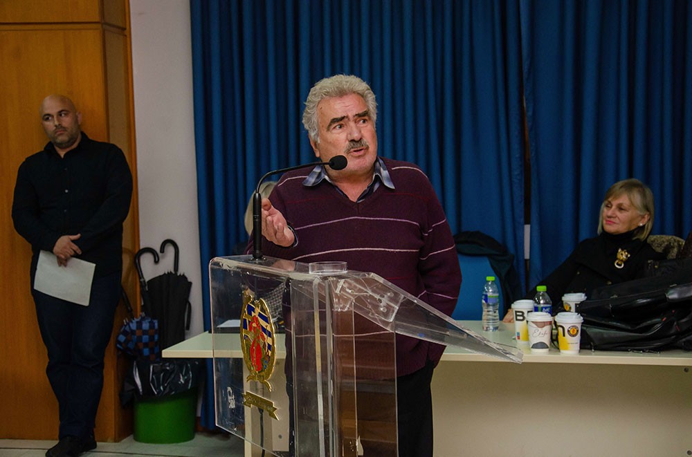 Συγκλόνισαν με τις προσωπικές τους μαρτυρίες για την Κρίση των Ιμίων ο Αντιναύαρχος Π.Ν. ε.α. Σπυρίδων Κονιδάρης και ο Υποναύαρχος Π.Ν. ε.α. Δημήτριος Τσαΐλάς την Δευτέρα 26 Ιανουαρίου 2026 στο αφιέρωμα της Σχολής Γονέων – Ανοικτό Πανεπιστήμιο Κατερίνης με αφορμή τα 30 χρόνια από την κρίση των Ιμίων η οποία κορυφώθηκε τις πρώτες πρωινές ώρες της 31ης Ιανουαρίου 1996, φέρνοντας Ελλάδα και Τουρκία στα πρόθυρα ένοπλης αντιπαράθεσης.  