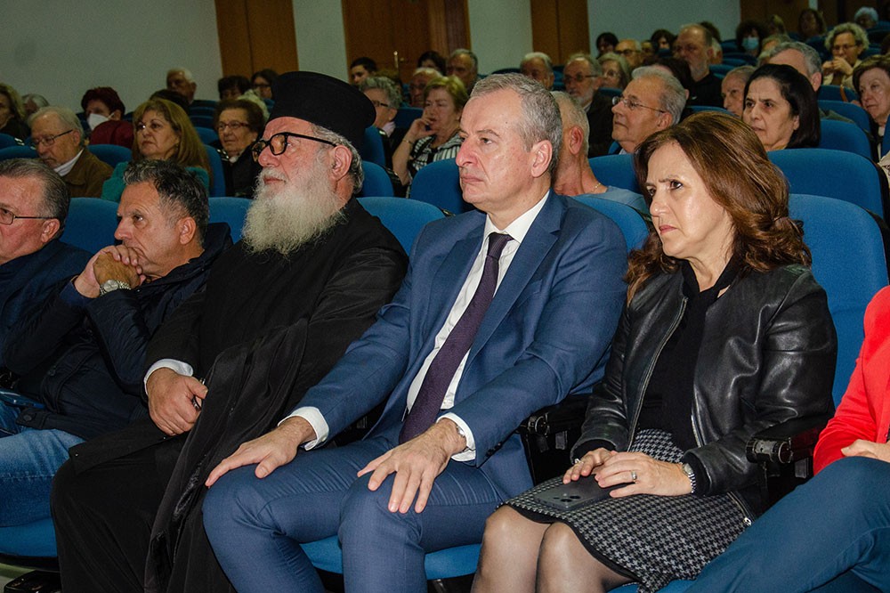 Την Δευτέρα 27 Οκτωβρίου 2025 οι πολυπληθείς φίλοι του Ανοικτού Πανεπιστημίου Κατερίνης, είχαν την τύχη να απολαύσουν μια υπέροχη μυσταγωγία Ορθοδοξίας και Ελλάδας.  •	Δημήτριος Νατσιός: Η Πατρίδα, η Ηθική και η Πίστη πολεμούνται συνειδητά μέσα στο σχολείο! •	Κωνσταντίνος Κρακατσάνης: Πολλοί Χριστιανοί ΔΕΝ βιώνουν απουσία του Αγίου Παϊσιου. Αντιθέτως! •	Νικήτας Τσακίρογλου: Ο ρόλος που υποδύθηκα του Αγίου Αρσενίου του Καππαδόκη, με γέμισε, με πλήρωσε πνευματικά και είχα την Ευλογία να την μοιραστώ με τον κόσμο!