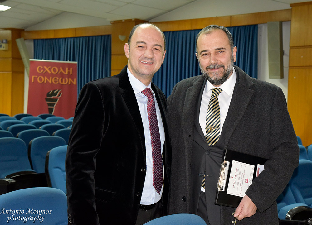 Στην πρώτη, μετά τις διακοπές των Χριστουγέννων και του νέου έτους διάλεξη - ομιλία της Σχολής Γονέων – Ανοιχτού Πανεπιστημίου Κατερίνης στο γνωστό χώρο του Πνευματικού Κέντρου Κατερίνης, τη Δευτέρα 20 Ιανουαρίου 2020 καλεσμένος ομιλητής ήταν ο Πρωτοπρεσβύτερος Χαράλαμπος Παπαδόπουλος (Λίβυος) της Ενορίας Αγίας Ειρήνης Πύργου Μονοφατσίου Ηρακλείου Κρήτης, που ανέπτυξε το πολύ ενδιαφέρον θέμα: «Ο πόνος είναι μέρος της εξέλιξής μας».
