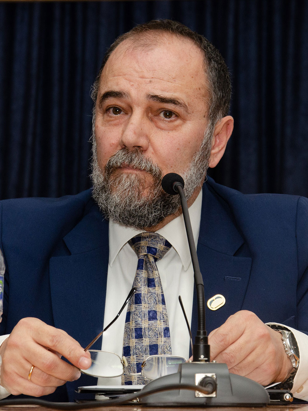 Μια ακόμη εκδήλωση ολοκληρώθηκε με επιτυχία την Δευτέρα 12-02-2024 από την Σχολή Γονέων – Ανοικτό Πανεπιστήμιο Κατερίνης στο Συνεδριακό Κέντρο Κατερίνης με καλεσμένες ομιλήτριες: • Την Ομότιμη Καθηγήτρια Α.Π.Θ. Δρ. Μάγδα Τσολάκη, • Την Αναπληρώτρια Καθηγήτρια Νευροφυσιολογίας Α.Π.Θ. κα. Μαριάνθη Αρναούτογλου. • Tην Αναπληρώτρια Καθηγήτρια Νευροανοσολογίας Α.Π.Θ. κα. Ευφροσύνη Κουτσουράκη. Τα θέματα που αναπτύχθηκαν με τους φίλους της Σχολής ήταν: • Σύγχρονη διαγνωστική & θεραπευτική διαδικασία στην Νόσο Αλτσχάιμερ. • Διάγνωση και αντιμετώπιση της Νόσου Parkinson & • Αντιμετώπιση της σκλήρυνσης κατά πλάκας. Η εκδήλωση έγινε σε Συνδιοργάνωση με το με το Ιατρικό Σύλλογο Πιερίας & το Κέντρο ημέρας για την Άνοια «Παναγία η Βηματάρισα».