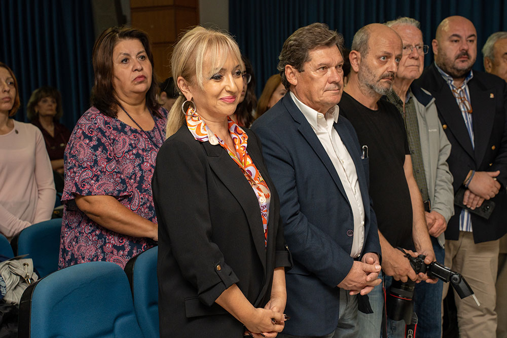 Με τη γνωστή στο πανελλήνιο δημοσιογράφο – κλασική φιλόλογο κυρία Βίκυ Φλέσσα ξεκίνησε το φετινό ταξίδι της για την 35η χρονιά η Σχολή Γονέων – Ανοικτό Πανεπιστήμιο Κατερίνης την Δευτέρα 23 Οκτωβρίου 2023 στο Συνεδριακό Κέντρο Κατερίνης. Το θέμα της εκδήλωσης ήταν: «Γιατί ψυχανάλυση, κύριε Γιωσαφάτ;»