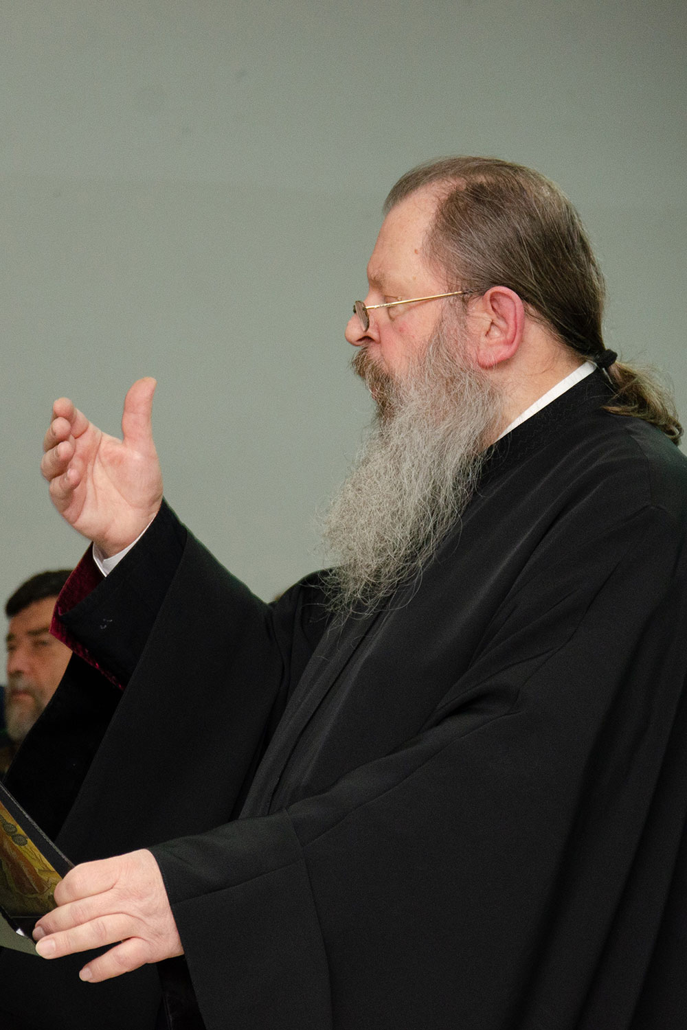 Μια ακόμη εκδήλωση ολοκληρώθηκε με επιτυχία την Δευτέρα 04-12-2023 από την Σχολή Γονέων – Ανοικτό Πανεπιστήμιο Κατερίνης στο Συνεδριακό Κέντρο Κατερίνης με επίσημο καλεσμένο ομιλητή αυτή την φορά τον φυσικό, Αγιογράφο και καθηγητή κ. Αθανάσιο Ρακοβαλή. Το θέμα της εκδήλωσης ήταν: «Μου είπε ο Άγιος Παΐσιος ». Η εκδήλωση έγινε σε Συνδιοργάνωση με το με την Γ.Ε.Χ.Α. Κατερίνης. Την έναρξη της εκδήλωσης ξεκίνησε η Χορωδία «Βυζαντινοί Μελωδοί» της Γ.Ε.Χ.Α. Κατερίνης όπου ακούστηκαν Εκκλησιαστικοί Ύμνοι από την ακολουθία του Αγίου Παΐσίου.