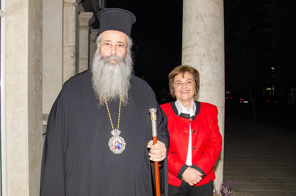 Την Δευτέρα 20 του μηνός Ιανουαρίου έγινε η πρώτη ομιλία για το έτος 2025 με ομιλητή τον Μητροπολίτη Ναύπακτου & Αγίου Βλασίου κκ Ιερόθεο. Ο σεπτός Μητροπολίτης με πλούσιο συγγραφικό έργο, 130 βιβλία, από τα οποία 118 μεταφράστηκαν σε ξένες γλώσσες, Βιβλία που έγιναν αντικείμενο διατριβών καθήλωσε το ακροατήριο της Σχολής με τον γλυκό λόγο και την ταπείνωση που εξέπεμπε. Θέμα της ομιλίας του «Κονίτσης Σεβαστιανός. Ένας Άγιος Επίσκοπος». Ήταν μια κατάθεση ψυχής του πνευματικού υιού π. Ιεροθέου προς τον πνευματικό του πατέρα κυρό Σεβαστιανό η οποία γοήτευσε το κοινό. Ήταν μια ξενάγηση στον έσω άνθρωπο του π. Σεβαστιανού μέσα από τις Επιστολές του.