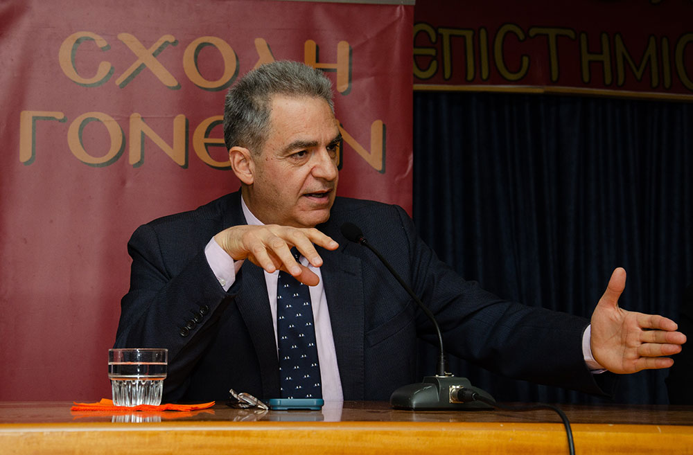 Συναρπαστική η χθεσινή εκδήλωση την 24-2-2025 του Ανοικτού Πανεπιστημίου Κατερίνης με επίσημους ομιλητές και καλεσμένους τον Καθηγητή Διεθνούς Δικαίου και βουλευτή της Ν.Δ. κ. Άγγελο Συρίγο και τον Καθηγητή Διεθνών Σχέσεων & Διευθυντή του Ινστιτούτου Διεθνών Υποθέσεων κ. Κωνσταντίνου Φίλη. Η Εκδήλωση έγινε σε Συνδιοργάνωση με την Ένωση Ποντίων Πιερίας. Άγγελος Συρίγος: • Συνορεύουμε με μια χώρα που η ιδεολογία της είναι ότι αποτελεί συρρίκνωση της Οθωμανικής αυτοκρατορίας και αναζητά τον ζωτικό της χώρο και να αναβιώσει το Αυτοκρατορικό της παρελθόν. Κωνσταντίνος Φίλης: • Η Ελλάδα και η Κύπρος αποτελούν τα ακραία όρια Ειρήνης, Ασφάλειας και σταθερότητας σε ένα περιβάλλον ασταθές και διαρκώς μεταβαλλόμενο.