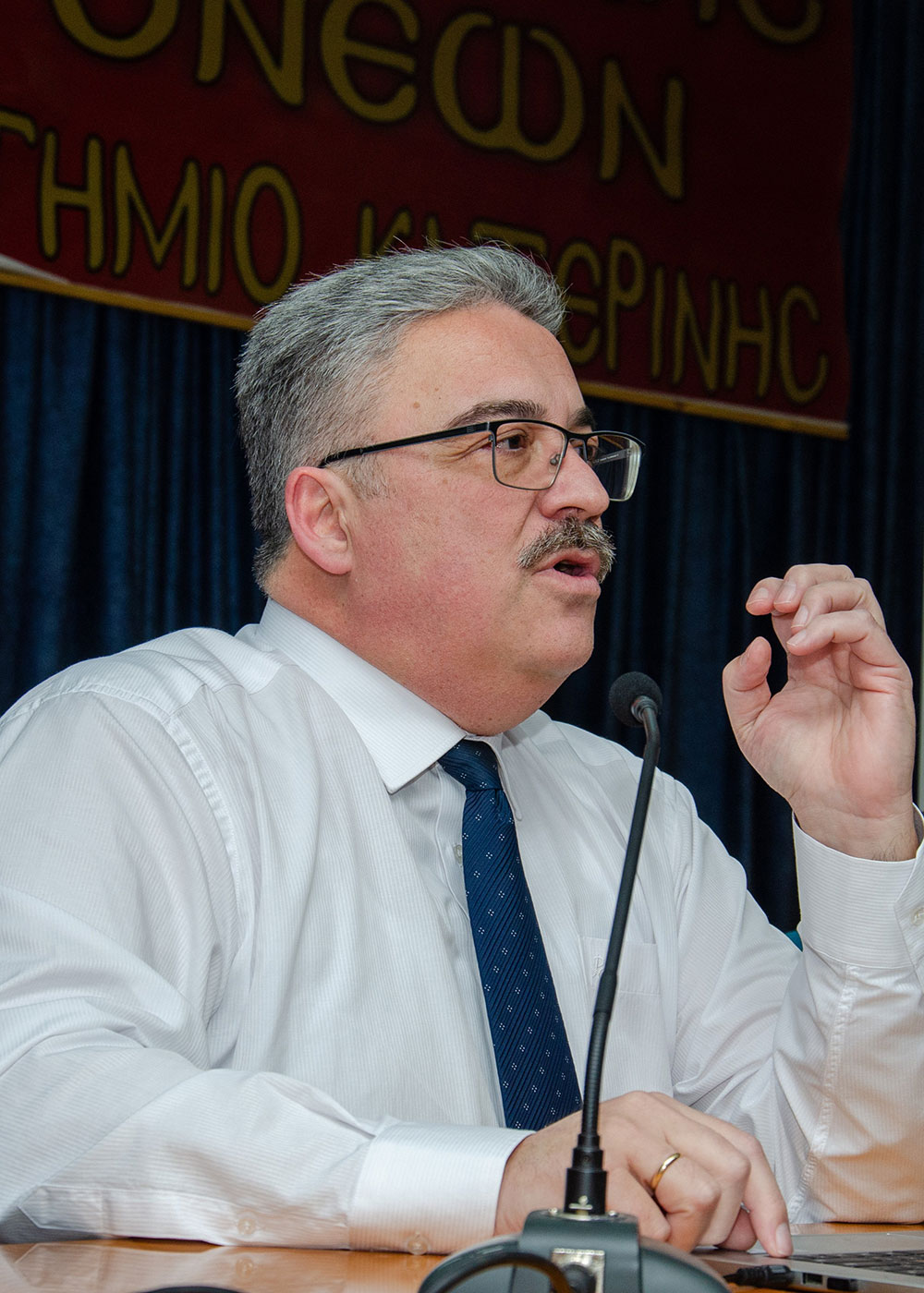 Με επιτυχία ολοκληρώθηκε η εκδήλωση της Σχολής Γονέων – Ανοικτό Πανεπιστήμιο Κατερίνης την Δευτέρα 3 Φεβρουαρίου με επίσημο ομιλητή και καλεσμένο τον Δικηγόρο - MSc Κανονικού Δικαίου κ. Νικόλαο Τσιρέλη με θέμα: «Ο Διωγμός των Ρωμιών της Κωνσταντινούπολης 1964-2024. 60 Χρόνια από τις απελάσεις» σε συνδιοργάνωση με τη Γ.Ε.Χ.Α. Κατερίνης.