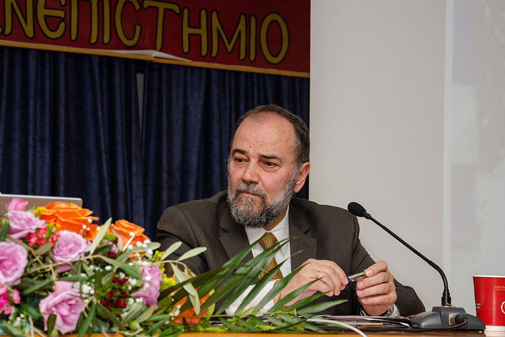 Με επιτυχία ολοκληρώθηκε η εκδήλωση της Σχολής Γονέων – Ανοικτό Πανεπιστήμιο Κατερίνης την Δευτέρα 3 Φεβρουαρίου με επίσημο ομιλητή και καλεσμένο τον Δικηγόρο - MSc Κανονικού Δικαίου κ. Νικόλαο Τσιρέλη με θέμα: «Ο Διωγμός των Ρωμιών της Κωνσταντινούπολης 1964-2024. 60 Χρόνια από τις απελάσεις» σε συνδιοργάνωση με τη Γ.Ε.Χ.Α. Κατερίνης.