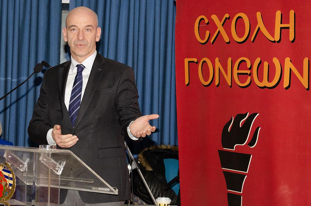 Ο Ευρωβουλευτής Φρέντη Μπελέρης «άνοιξε» την ψυχή του την Κυριακή 9 Μαρτίου 2025 στο Ανοικτό Πανεπιστήμιο Κατερίνης:  Έχω ζήσει την μισή μου ζωή εκτός της Ε.Ε. και την άλλη μισή μου εντός. Πιστέψτε με εντός είναι ασύγκριτα καλύτερα. Ο Έντυ Ράμα είναι υπάλληλος του Ερντογάν. Οι Γερμανοί στέλνουν στην Αλβανία τοξικά απόβλητα. Οι Ιταλοί μετανάστες. Αν δεν επιστραφούν οι περιουσίες των Ελλήνων στην Βόρεια Ήπειρο θα αδειάσει η Εθνική Μειονότητα! Για την ασφάλεια του Ελληνικού κράτους πρέπει να μείνουν οι Βορειοηπειρώτες στην Βόρεια Ήπειρο. Θεωρώ άτιμο και προσβλητικό να μην έχουν δικαίωμα οι πολίτες της Αλβανίας στην περιουσία τους και στο να εκλέγουν όποιον επιθυμούν. Η Δικαιοσύνη στην Αλβανία ελέγχεται πλήρως από το καθεστώς το οποίο είναι μια σύγχρονη και εκμοντερνισμένη δικατατορία. Ο μακαριστός Αρχιεπίσκοπος Τιράνων, κυρός Αναστάσιος του εκμυστηρεύτηκε: «Δυστυχώς δεν μας θέλουν!». Η «Βόρεια Ήπειρος» αποτελεί το πιο ένδοξο κομμάτι της Ιστορίας και δεν δίνεται χάρισμα σε κανέναν. Είναι ΑΔΙΚΟ να παραχωρήσουμε τα ιστορικά μας δικαιώματα!