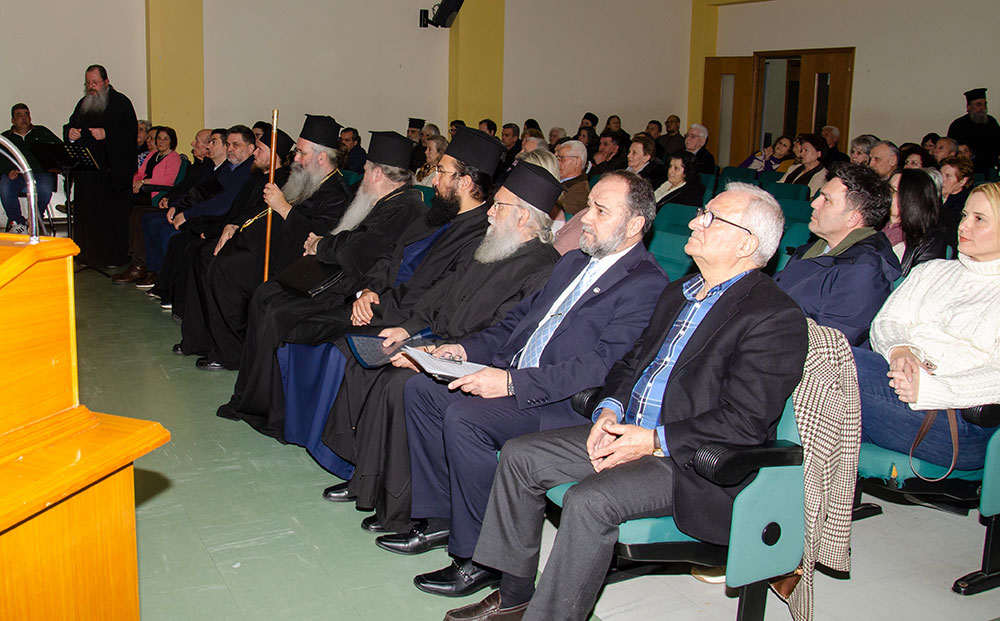 Ο Σεβασμιότατος Μητροπολίτης Νέας Κρήνης και Καλαμαριάς κ.κ. Ιουστίνος συνάρπασε το ακροατήριο της Σχολής Γονέων - Ανοικτό Πανεπιστήμιο Κατερίνης &nbsp;με τον γλυκύτατο και πατερικό λόγο του. Το θέμα της εισηγήσεως του ήταν: «Αναμνήσεις &nbsp;από τον γέροντά μου κυρού Αυγουστίνου Καντιώτη».