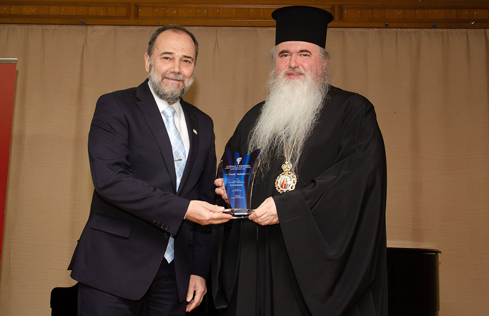 Ο Σεβασμιότατος Μητροπολίτης Νέας Κρήνης και Καλαμαριάς κ.κ. Ιουστίνος συνάρπασε το ακροατήριο της Σχολής Γονέων - Ανοικτό Πανεπιστήμιο Κατερίνης &nbsp;με τον γλυκύτατο και πατερικό λόγο του. Το θέμα της εισηγήσεως του ήταν: «Αναμνήσεις &nbsp;από τον γέροντά μου κυρού Αυγουστίνου Καντιώτη».