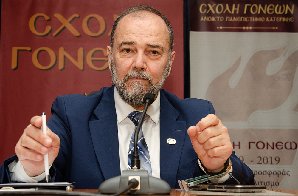 Για την κλιματική μεταβλητότητα  η οποία οφείλεται σε φυσικές αλλά και ανθρωπογενείς αιτίες μίλησε ο γεωπόνος με Μεταπτυχιακό στην Αειφορική Γεωργία και Υποψήφιος Διδάκτωρ Εδαφολογίας κ. Βασίλειος Έξαρχος με θέμα: «Υπάρχει κλιματική αλλαγή;» την Δευτέρα 16 Μαρτίου 2026 στο Ανοικτό Πανεπιστήμιο Κατερίνης. Η εκδήλωση πραγματοποιήθηκε σε Συνδιοργάνωση με την Δευτεροβάθμια Εκπαίδευση Πιερίας. 