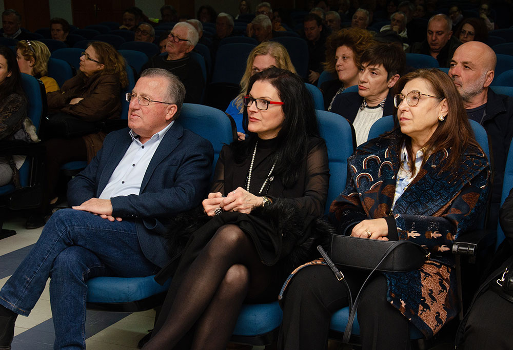 Για την κλιματική μεταβλητότητα  η οποία οφείλεται σε φυσικές αλλά και ανθρωπογενείς αιτίες μίλησε ο γεωπόνος με Μεταπτυχιακό στην Αειφορική Γεωργία και Υποψήφιος Διδάκτωρ Εδαφολογίας κ. Βασίλειος Έξαρχος με θέμα: «Υπάρχει κλιματική αλλαγή;» την Δευτέρα 16 Μαρτίου 2026 στο Ανοικτό Πανεπιστήμιο Κατερίνης. Η εκδήλωση πραγματοποιήθηκε σε Συνδιοργάνωση με την Δευτεροβάθμια Εκπαίδευση Πιερίας. 