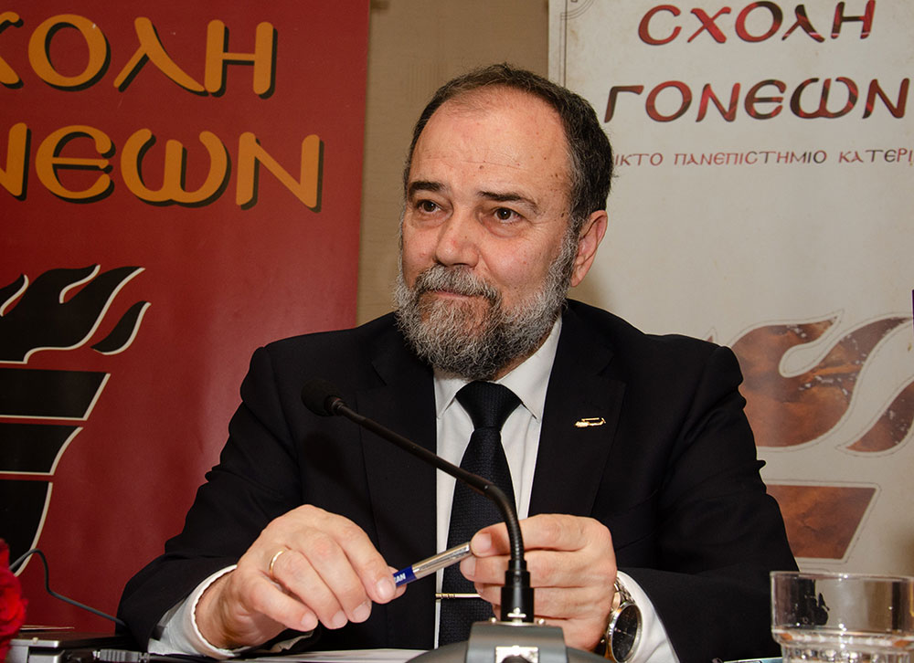 «Η διδασκαλία του μαθήματος των θρησκευτικών στην Ευρώπη» ήταν η εισήγηση του Δρ. Νομικής, Δρ. Θεολογίας, καθηγητή Εκκλησιαστικού Δικαίου Α.Π.Θ. κ. Δημήτριου Νικολακάκη την Δευτέρα 2 Μαρτίου 2026 στην Σχολή Γονέων – Ανοικτό Πανεπιστήμιο Κατερίνης. Η εκδήλωση πραγματοποιήθηκε σε Συνδιοργάνωση με το Πνευματικό Κέντρο της Ι.Μ. Κατερίνης «Ο Άγιος Φώτιος»