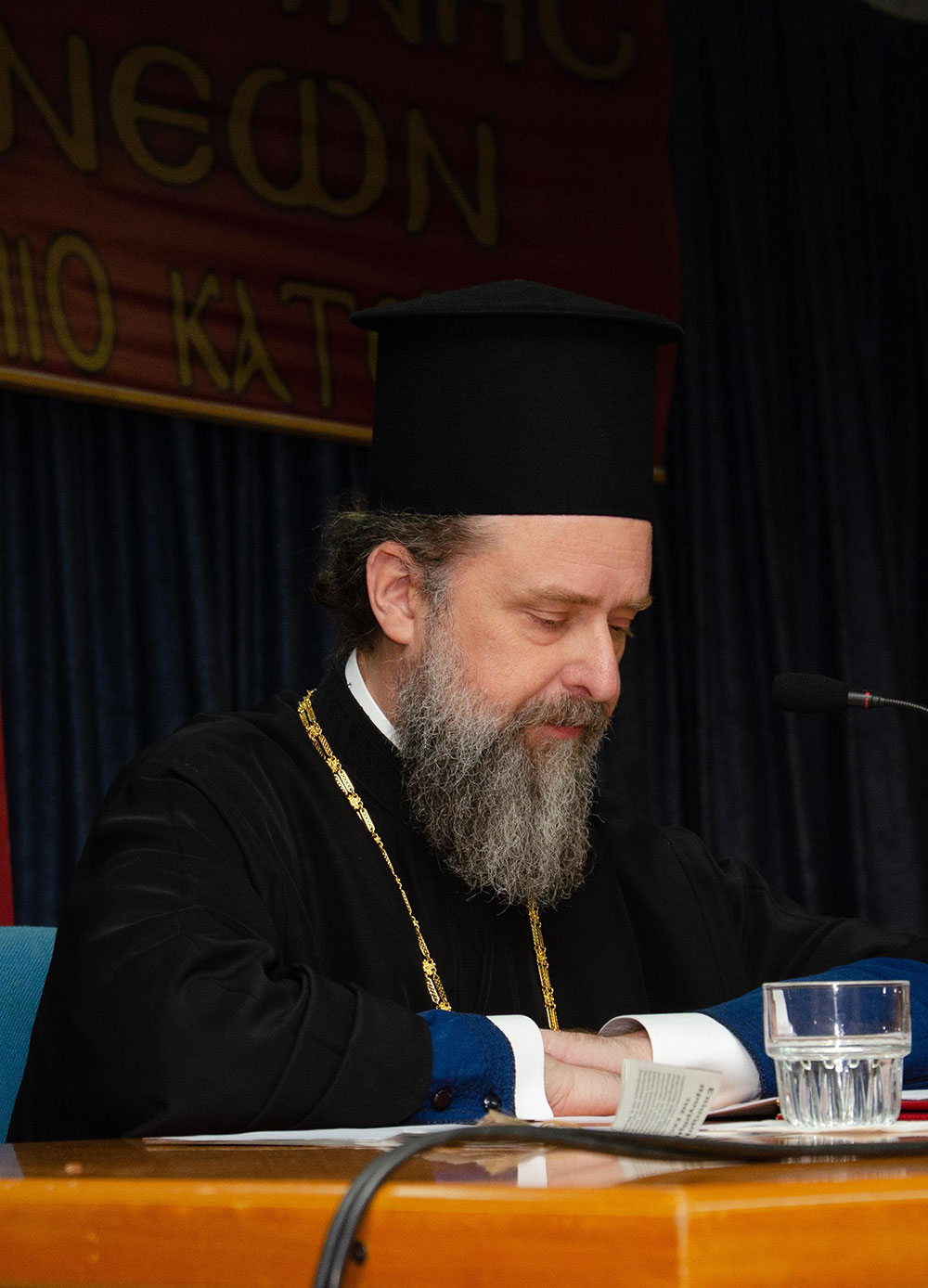 Πλημμύρισε από την «παρουσία» και την «ευωδία» του Αγίου Δημητρίου του Μυροβλήτη το Συνεδριακό κέντρο της Κατερίνης στην  πρεμιέρα των εκδηλώσεων της Σχολής Γονέων – Ανοικτό Πανεπιστήμιο Κατερίνης με επίσημο ομιλητή και καλεσμένο τον Παναγιώτατο Μητροπολίτη Θεσσαλονίκης κ.κ. ΦΙΛΟΘΕΟ, ο οποίος μίλησε με γλαφυρό και αφοπλιστικό λόγο για τον Προστάτη Άγιο της Θεσσαλονίκης τον Άγιο Δημήτριο.
