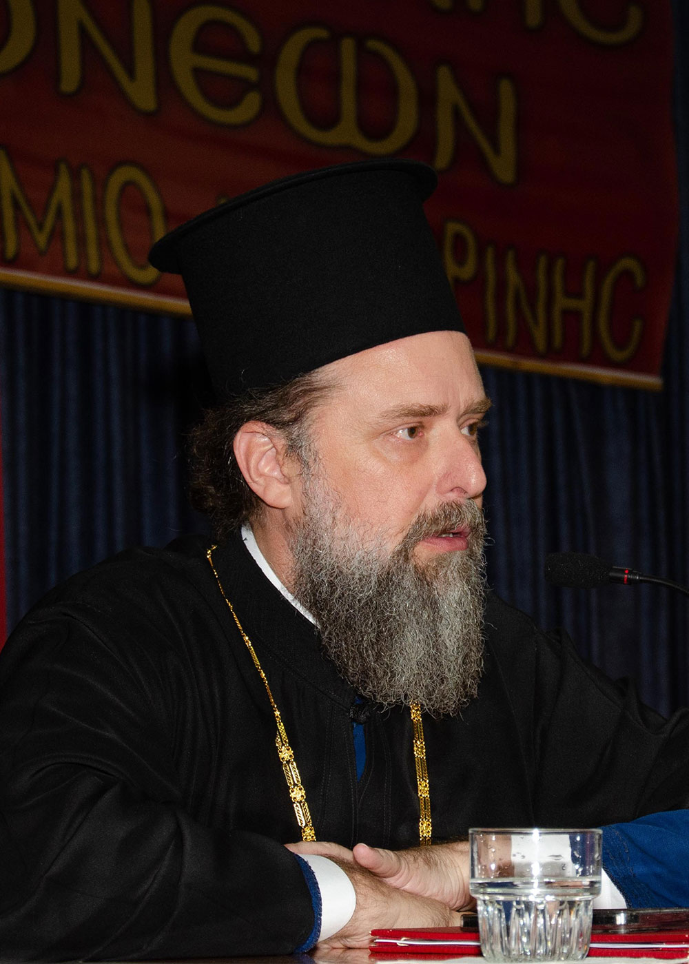 Πλημμύρισε από την «παρουσία» και την «ευωδία» του Αγίου Δημητρίου του Μυροβλήτη το Συνεδριακό κέντρο της Κατερίνης στην  πρεμιέρα των εκδηλώσεων της Σχολής Γονέων – Ανοικτό Πανεπιστήμιο Κατερίνης με επίσημο ομιλητή και καλεσμένο τον Παναγιώτατο Μητροπολίτη Θεσσαλονίκης κ.κ. ΦΙΛΟΘΕΟ, ο οποίος μίλησε με γλαφυρό και αφοπλιστικό λόγο για τον Προστάτη Άγιο της Θεσσαλονίκης τον Άγιο Δημήτριο.