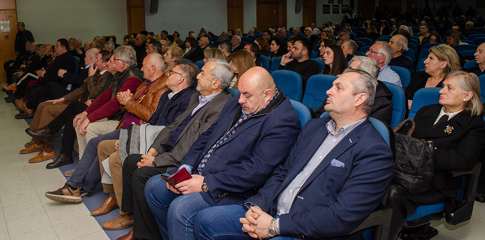 Αυλαία στις εκδηλώσεις της Σχολής Γονέων - Ανοικτό Πανεπιστήμιο Κατερίνης για την Ακαδημαϊκή χρονιά 2025-2026 με μια μοναδική ομιλία του πρώην Γερουσιαστή, πρώην Πρόεδρου της Βουλής του New Hamshire και Πρόεδρο της Ελληνοαμερικανικής Ένωσης Αθήνας κ. Κρίς Σπύρου και θέμα "Η ΜΑΚΕΔΟΝΙΑ ΜΑΣ". H εκδήλωση πραγματοποιήθηκε σε Συνδιοργάνωση με την Δευτεροβάθμια Εκπαίδευση Πιερίας