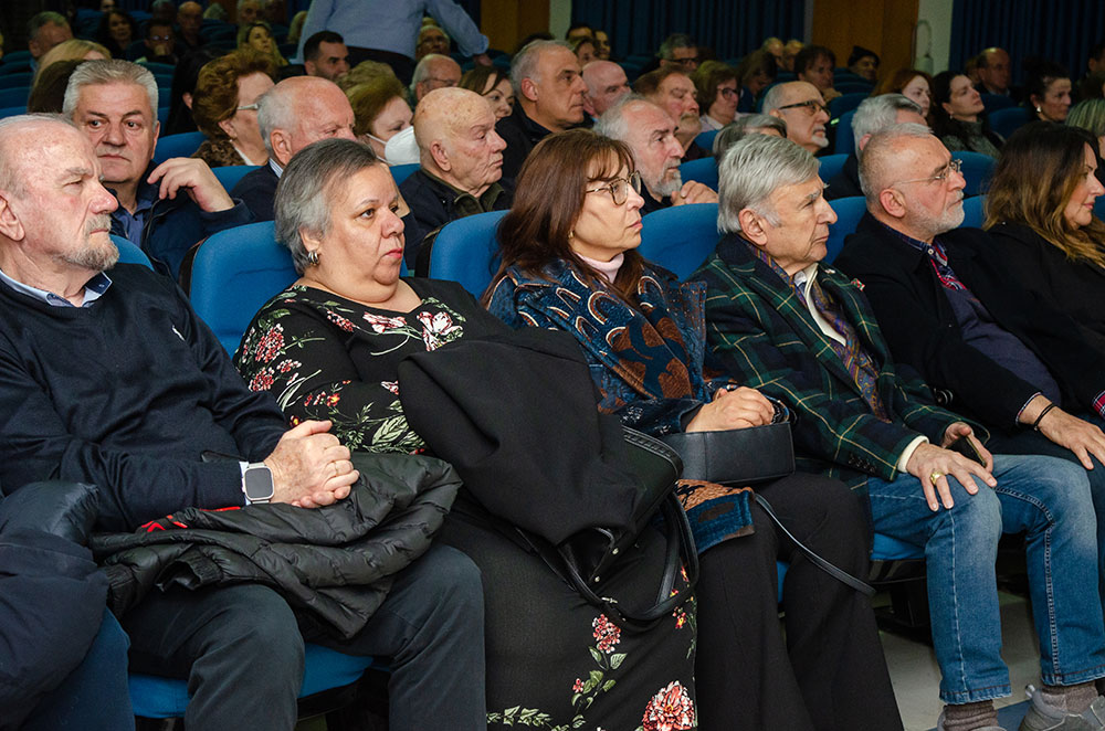 Αυλαία στις εκδηλώσεις της Σχολής Γονέων - Ανοικτό Πανεπιστήμιο Κατερίνης για την Ακαδημαϊκή χρονιά 2025-2026 με μια μοναδική ομιλία του πρώην Γερουσιαστή, πρώην Πρόεδρου της Βουλής του New Hamshire και Πρόεδρο της Ελληνοαμερικανικής Ένωσης Αθήνας κ. Κρίς Σπύρου και θέμα "Η ΜΑΚΕΔΟΝΙΑ ΜΑΣ". H εκδήλωση πραγματοποιήθηκε σε Συνδιοργάνωση με την Δευτεροβάθμια Εκπαίδευση Πιερίας