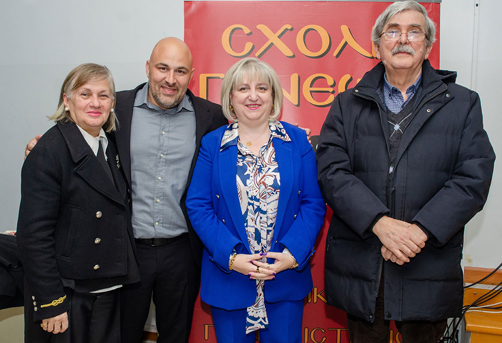 Αυλαία στις εκδηλώσεις της Σχολής Γονέων - Ανοικτό Πανεπιστήμιο Κατερίνης για την Ακαδημαϊκή χρονιά 2025-2026 με μια μοναδική ομιλία του πρώην Γερουσιαστή, πρώην Πρόεδρου της Βουλής του New Hamshire και Πρόεδρο της Ελληνοαμερικανικής Ένωσης Αθήνας κ. Κρίς Σπύρου και θέμα "Η ΜΑΚΕΔΟΝΙΑ ΜΑΣ". H εκδήλωση πραγματοποιήθηκε σε Συνδιοργάνωση με την Δευτεροβάθμια Εκπαίδευση Πιερίας
