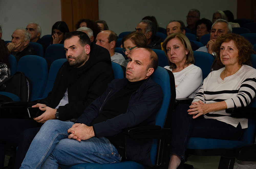 Συγκινητική η ομιλία του Δρ. Σύγχρονης Ιστορίας Α.Π.Θ. και συγγραφέα Βλάση Αγτζίδη που πραγματοποιήθηκε την Δευτέρα 3 Νοεμβρίου 2025 στην Σχολή Γονέων – Ανοικτό Πανεπιστήμιο Κατερίνης σε Συνδιοργάνωση με την Ένωση Ποντίων Πιερίας που είχε θέμα την μεγάλη ανθρωπιστική επιχείρηση «Χρυσόμαλλο δέρας» που οργάνωσε και υλοποίησε η Ελλάδα για να παραλάβει τους Έλληνες ομογενείς στην Αμπχαζία.