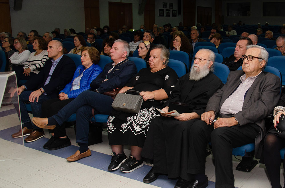 Συγκινητική η ομιλία του Δρ. Σύγχρονης Ιστορίας Α.Π.Θ. και συγγραφέα Βλάση Αγτζίδη που πραγματοποιήθηκε την Δευτέρα 3 Νοεμβρίου 2025 στην Σχολή Γονέων – Ανοικτό Πανεπιστήμιο Κατερίνης σε Συνδιοργάνωση με την Ένωση Ποντίων Πιερίας που είχε θέμα την μεγάλη ανθρωπιστική επιχείρηση «Χρυσόμαλλο δέρας» που οργάνωσε και υλοποίησε η Ελλάδα για να παραλάβει τους Έλληνες ομογενείς στην Αμπχαζία.
