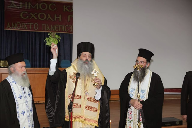 Ακολούθησε η ομιλία του Σεβασμιωτάτου κ.κ. Σεραφείμ με θέμα "Τεκτονισμός-Μασονία. Η αποκρυφιστική και παγανιστική λατρεία του Εωσφόρου" . Χωρίς να αναφέρεται σε πρόσωπα ο ομιλητής, διότι είναι εικόνες Θεού, καταθέτει και καταγγέλλει το σύστημα χωρίς μισαλλοδοξία και εχθρικό λόγο.