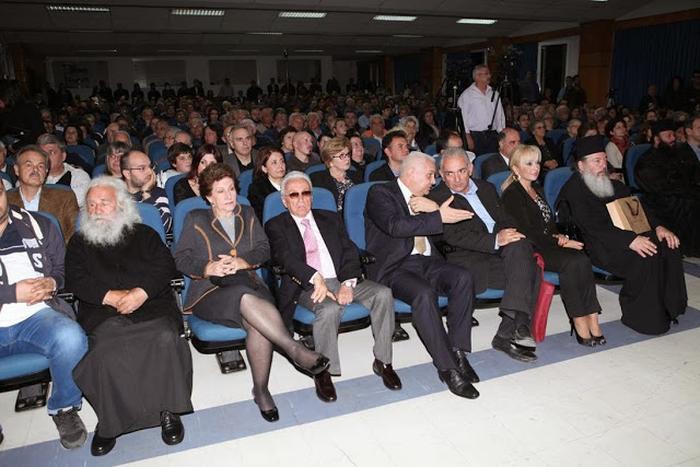 Ακολούθησε η ομιλία του Σεβασμιωτάτου κ.κ. Σεραφείμ με θέμα "Τεκτονισμός-Μασονία. Η αποκρυφιστική και παγανιστική λατρεία του Εωσφόρου" . Χωρίς να αναφέρεται σε πρόσωπα ο ομιλητής, διότι είναι εικόνες Θεού, καταθέτει και καταγγέλλει το σύστημα χωρίς μισαλλοδοξία και εχθρικό λόγο.