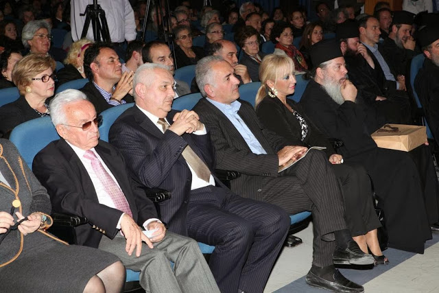Ακολούθησε η ομιλία του Σεβασμιωτάτου κ.κ. Σεραφείμ με θέμα "Τεκτονισμός-Μασονία. Η αποκρυφιστική και παγανιστική λατρεία του Εωσφόρου" . Χωρίς να αναφέρεται σε πρόσωπα ο ομιλητής, διότι είναι εικόνες Θεού, καταθέτει και καταγγέλλει το σύστημα χωρίς μισαλλοδοξία και εχθρικό λόγο.
