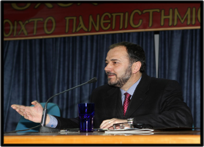 «Τα μαθηματικά στην ποίηση και η ποίηση των μαθηματικών», ήταν το θέμα της ομιλίας του κ. Ζήνωνα Σατραζέμη τη Δευτέρα 16/2/2015. Μία πολύ ενδιαφέρουσα, όσο και πρωτότυπη ομιλία για θέμα που φαντάζει προνόμιο των ειδικών, είχαν την ευκαιρία να παρακολουθήσουν οι φίλοι της Σχολής Γονέων-Ανοικτού Πανεπιστημίου Κατερίνης από τον καθηγητή-συγγραφέα κ. Ζήνων Σατραζέμη στο Πνευματικό Κέντρο του δήμου Κατερίνης.