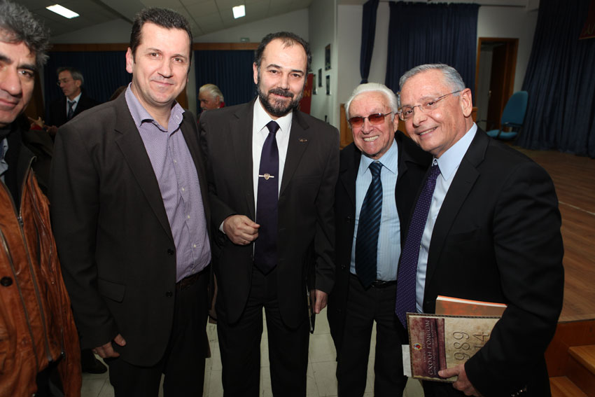 «Είναι το DNA η κρυστάλλινη σφαίρα που προβλέπει το μέλλον μας;» το θέμα της ομιλίας από τον Ιατρό- Καθηγητή Γενετικής κ. Κωνσταντίνο Πάγκαλο είχαν την ευκαιρία να παρακολουθήσουν οι φίλοι της Σχολής Γονέων – Ανοικτό Πανεπιστημίο Κατερίνης.