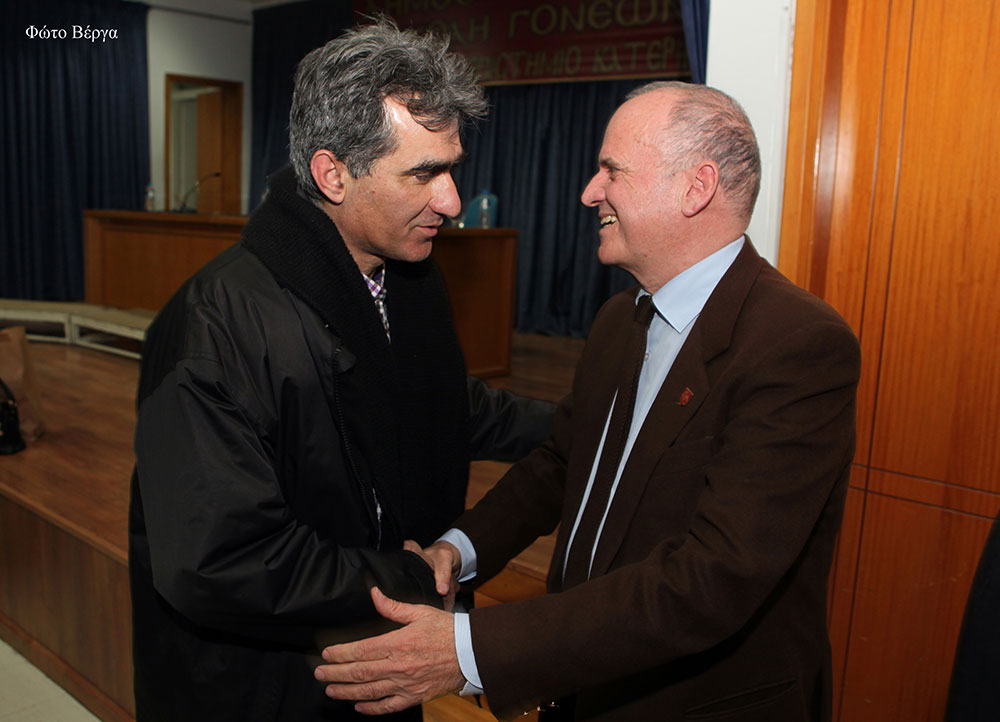 Μιά υπέροχη αναδρομή των τελευταίων 200 ετών του Ελληνικού Έθνους, εξαιρετικά εμπεριστατωμένη και επιμελλώς καταγραμμένη είχαν την ευκαιρία να παρακολουθήσουν οι φίλοι της Σχολής Γονέων Κατερίνης απο τον γνωστό στο Πανελλήνιο κ.Κωνσταντίνο Λούλη με αφορμή την παρουσίαση του βιβλίου του "Η Επιβίωση της Ελλάδας μέσα απο διαδοχικά θαύματα".