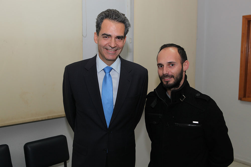 Μια εκπληκτική διάλεξη που αφορούσε όλα το φάσμα των Ελληνοτουρκικών θεμάτων από το πρόσφατο πραξικόπημα στην Τουρκία, το Κυπριακό και το νομικό καθεστώς της συνθήκης της Λωζάννης έδωσε ο Δρ.Νομικής, Αν.Καθηγητής Δικαίου κ.Άγγελος ΣΥΡΙΓΟΣ καθηλώνοντας τους φίλους της Σχολής Γονέων Κατερίνης την Δευτέρα 28-11-2016