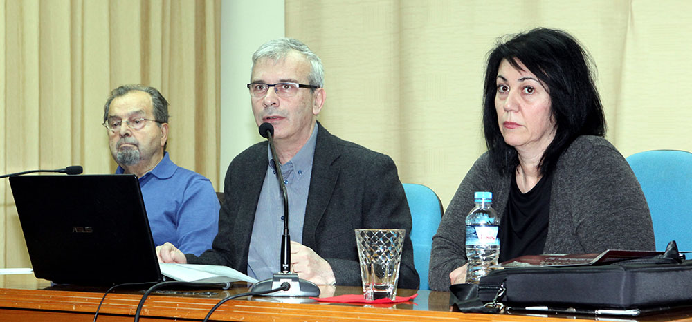  O Δάσκαλος δεν διδάσκει τους μαθητές του τόσο με αυτά που λέει, αλλά όσο με αυτό που είναι...με το ήθος του!!!